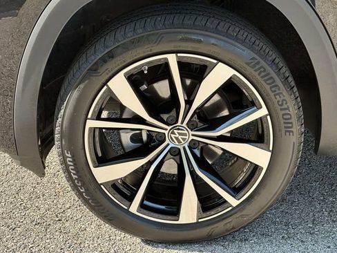 Used 2024 Volkswagen Atlas Cross Sport SEL Premium R-Line AWD/4WD image 13