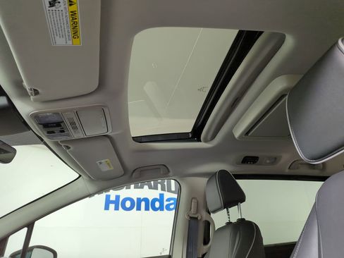 Certified 2025 Honda Odyssey Touring image 17