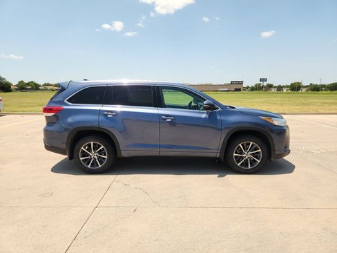 Used 2017 Toyota Highlander AWD V6 image 7