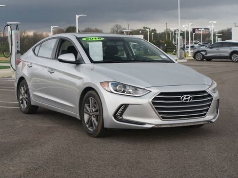 Used 2018 Hyundai Elantra Value Edition image 2