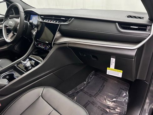 New 2025 Jeep Grand Cherokee Limited image 18