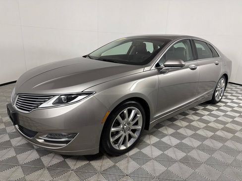 Used 2016 Lincoln MKZ w/ Equipment Group 300A Reserve FWD image 9