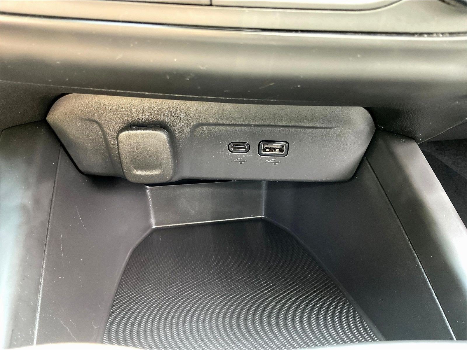 Used 2024 Chevrolet Trax LS w/ LS Convenience Package FWD image 16
