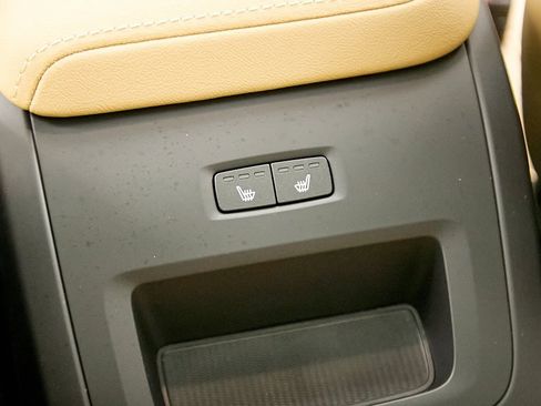 Certified 2025 Volvo XC60 T8 Ultra w/ Protection Package Premier image 24