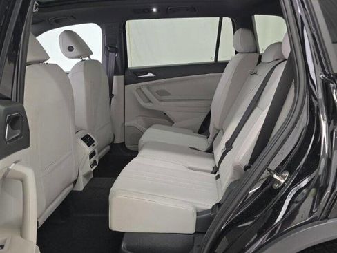 Used 2024 Volkswagen Tiguan SE R-Line image 8