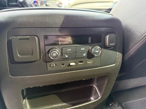 Used 2018 Chevrolet Suburban Premier image 16