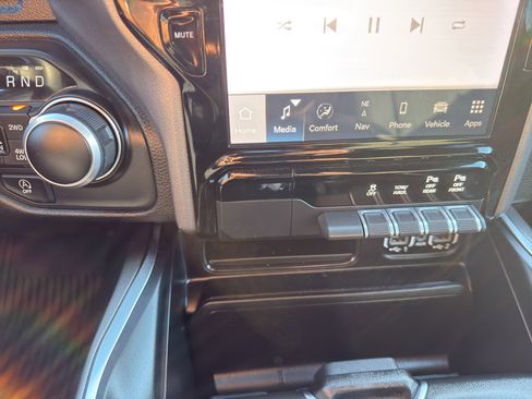 Used 2024 RAM 1500 Big Horn AWD/4WD image 20