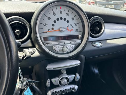 Used 2010 MINI Cooper Hardtop FWD image 16