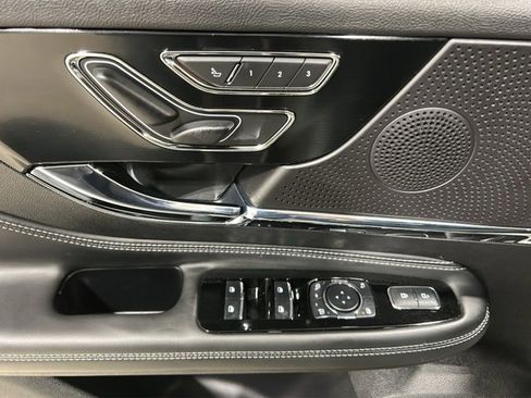 Used 2025 Lincoln Corsair Premiere w/ Equipment Group 101A image 11