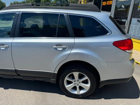 Used 2013 Subaru Outback 2.5i Premium AWD/4WD image 5