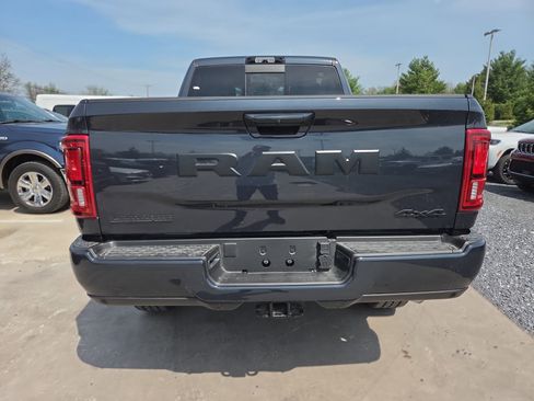 New 2026 RAM 2500 Laramie AWD/4WD image 13