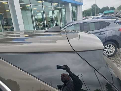 Used 2023 Chevrolet Equinox LT FWD image 15