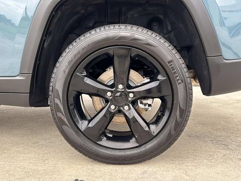 New 2026 Jeep Grand Cherokee Limited RWD image 8