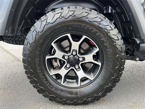 Used 2020 Jeep Gladiator Sport w/ Quick Order Package 24S image 11