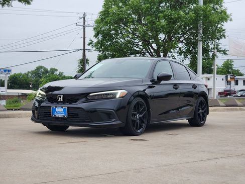 Used 2024 Honda Civic Sport image 3