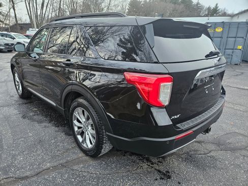 Certified 2021 Ford Explorer XLT w/ Equipment Group 202A image 7