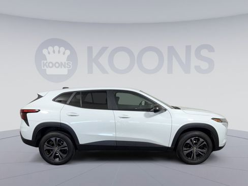 Used 2024 Chevrolet Trax LS image 8