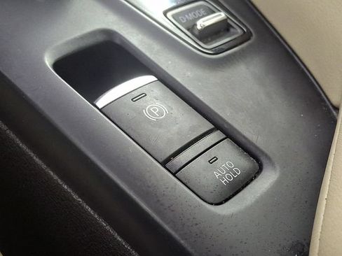 Used 2019 INFINITI QX50 Luxe w/ Navigation Package FWD image 29