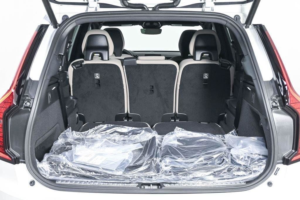 New 2026 Volvo XC90 T8 Core w/ Protection Package AWD/4WD image 28