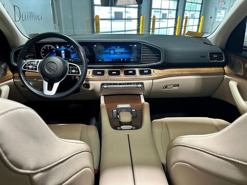 Used 2021 Mercedes-Benz GLS 450 4MATIC image 6