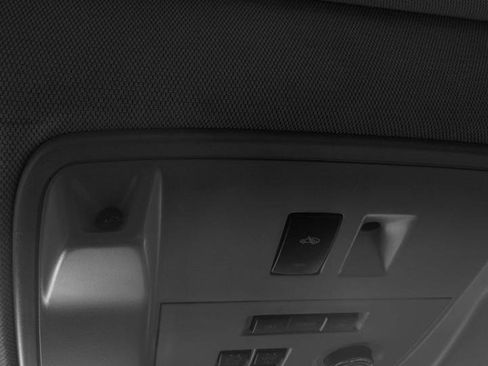 Used 2016 GMC Yukon XL Denali w/ Open Road Package image 9