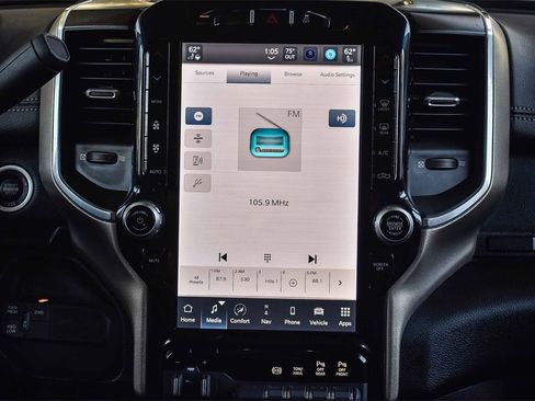 Used 2024 RAM 2500 Laramie image 15