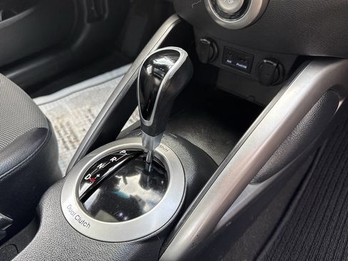 Used 2013 Hyundai Veloster w/ Tech Pkg image 10