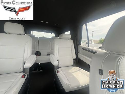 Used 2025 Chevrolet Tahoe Premier AWD/4WD image 14
