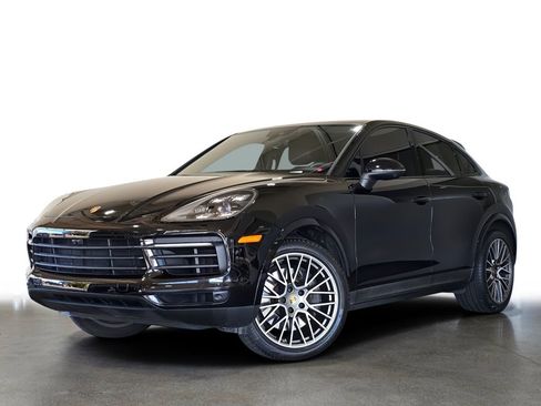 Used 2022 Porsche Cayenne S AWD/4WD image 1