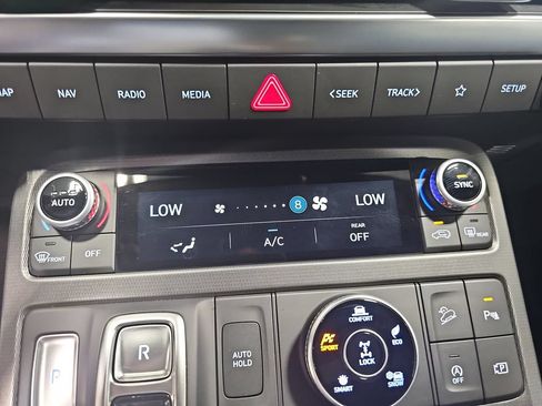 Used 2025 Hyundai Palisade Calligraphy AWD/4WD image 21