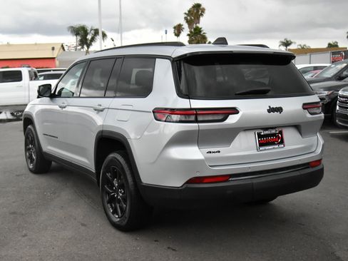 Used 2024 Jeep Grand Cherokee L Laredo AWD/4WD image 6