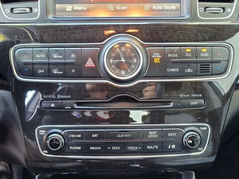 Used 2014 Kia Cadenza Limited FWD image 17
