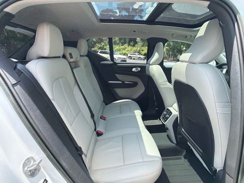 Used 2023 Volvo XC40 B5 Plus w/ Protection Package Premier AWD/4WD image 19