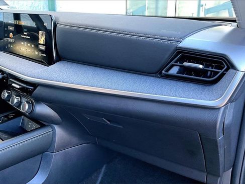 Certified 2025 Nissan Kicks SV w/ Illumination Package image 16