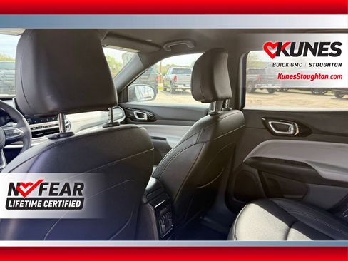 Used 2025 Jeep Compass Limited AWD/4WD image 35