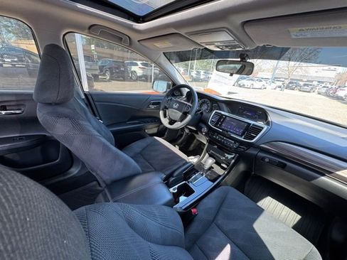 Used 2016 Honda Accord EX image 23