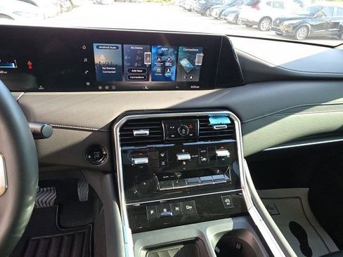 Used 2026 Nissan Armada SV image 17