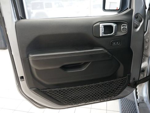 Used 2021 Jeep Wrangler Unlimited Sahara AWD/4WD image 21