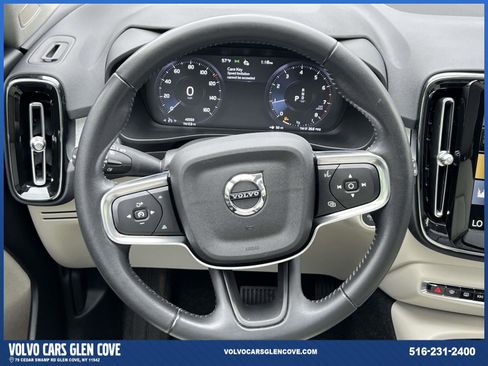 Used 2021 Volvo XC40 T5 Momentum w/ Premium Package AWD/4WD image 14