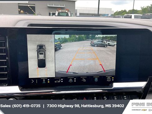 Used 2023 Chevrolet Silverado 1500 ZR2 w/ Technology Package AWD/4WD image 16