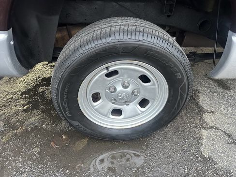 Used 2004 Dodge Ram 1500 Truck ST w/ ST Value Group image 28