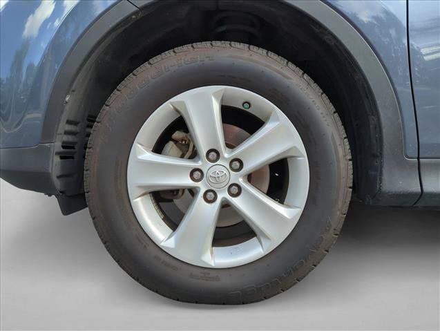 Used 2013 Toyota RAV4 XLE AWD/4WD image 14