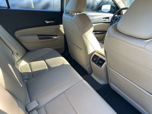 Used 2015 Acura TLX w/ Technology Package FWD image 9
