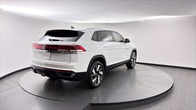 Used 2024 Volkswagen Atlas Cross Sport SE FWD image 8
