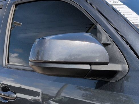 Used 2020 Toyota Tacoma SR5 RWD image 12