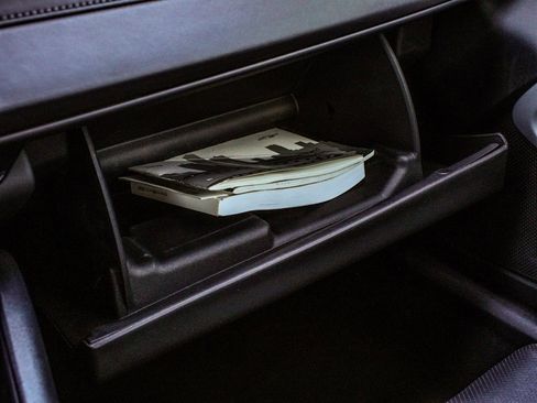 Used 2019 Chevrolet Camaro LT w/ RS Package image 16