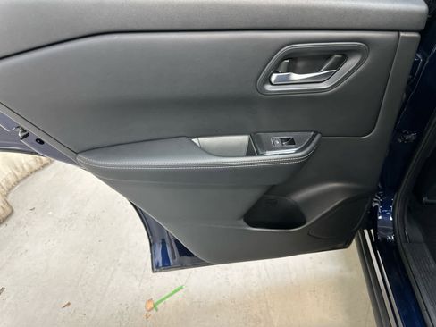 Certified 2024 Nissan Rogue SV image 28