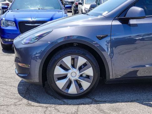 Used 2023 Tesla Model Y AWD image 9