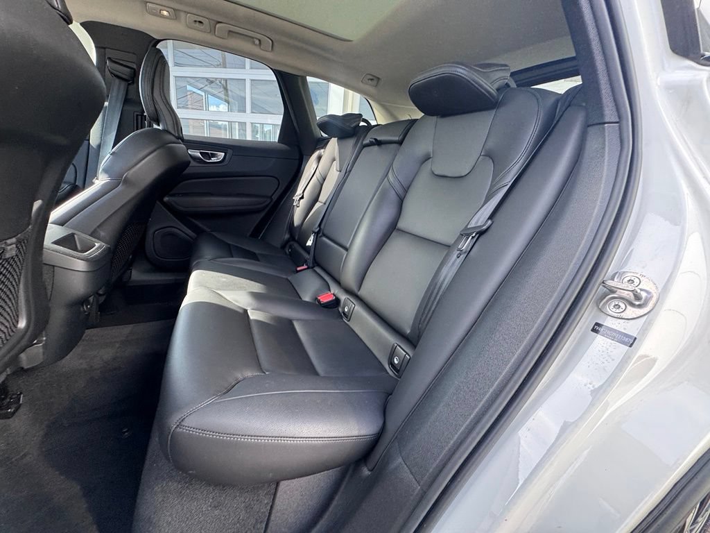 Used 2025 Volvo XC60 B5 Plus AWD/4WD image 29