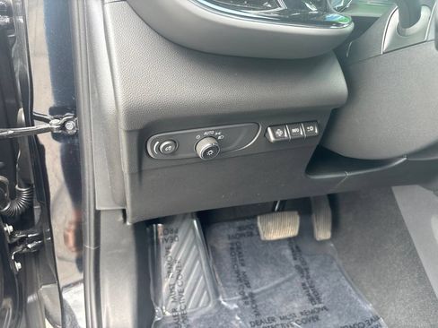 Used 2023 Buick Envision Avenir AWD/4WD image 11